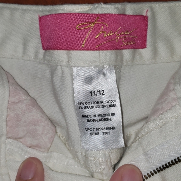 Worn once or twice. Awesome White Denim Skirt - Picture 3 of 7